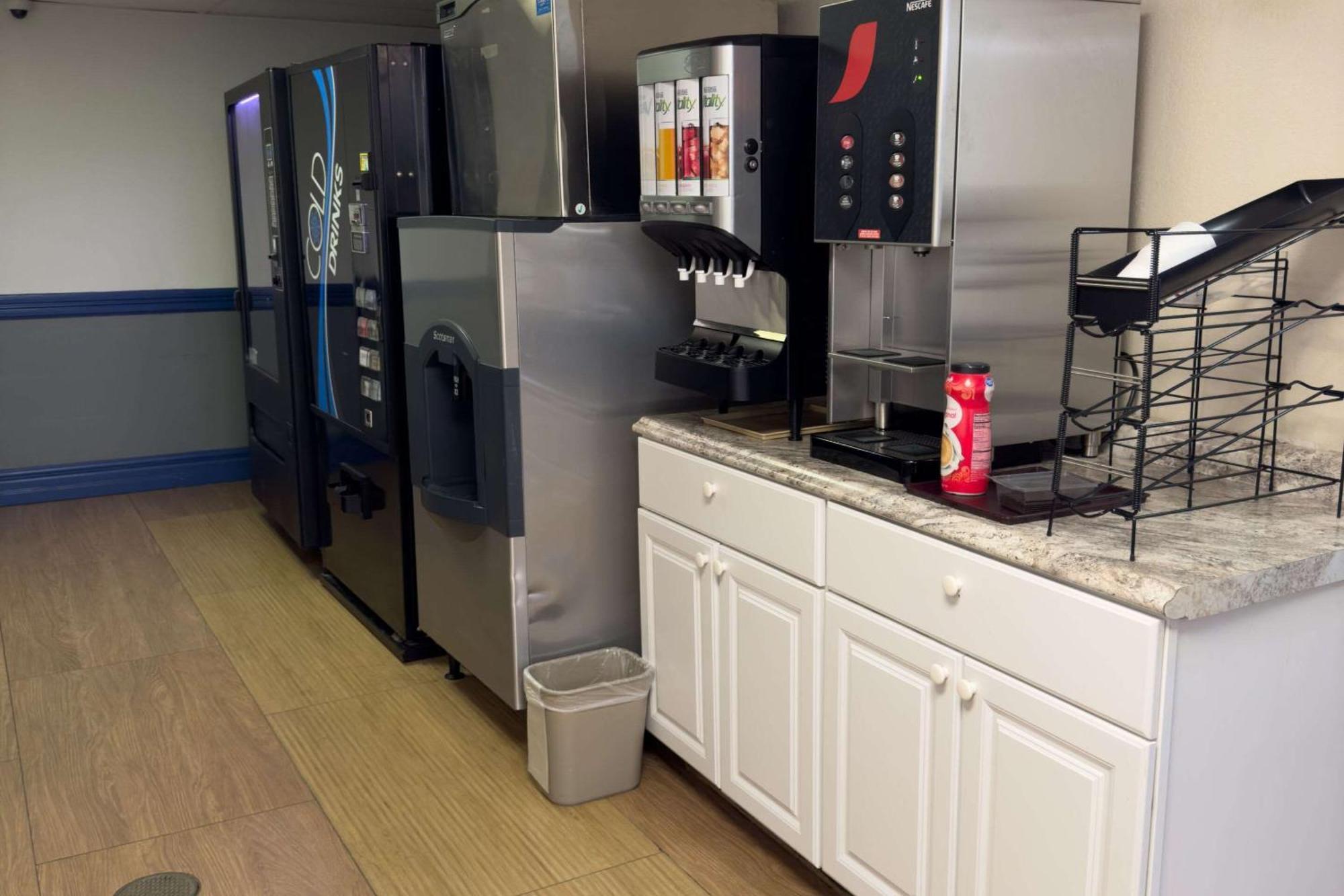 Econo Lodge Waite Park المظهر الخارجي الصورة
